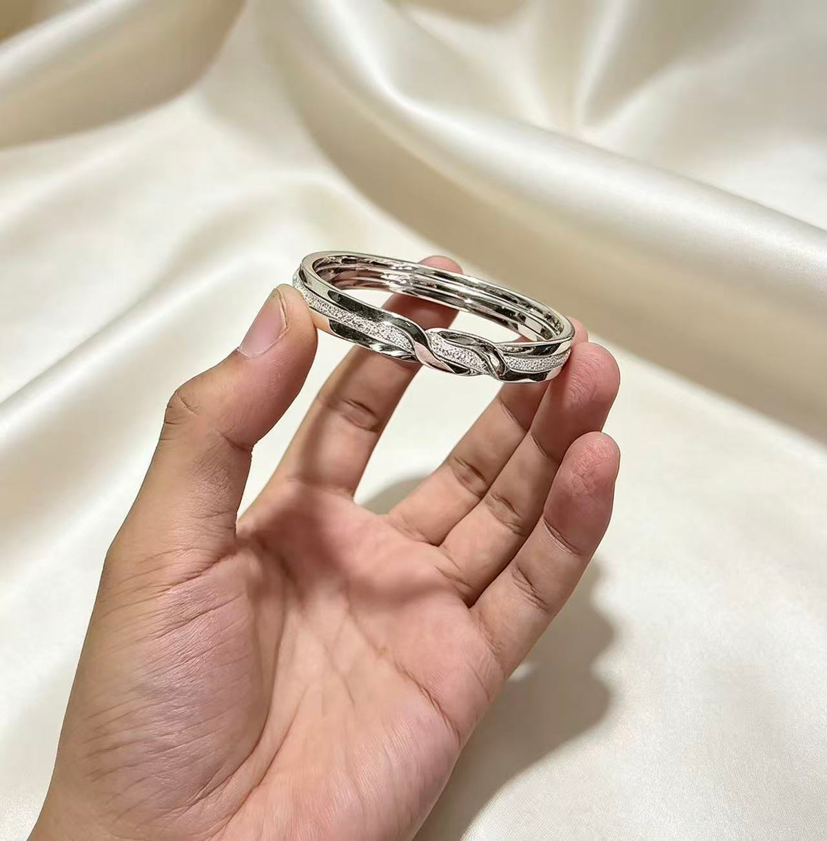 pure silver three loop bracelet supports customization