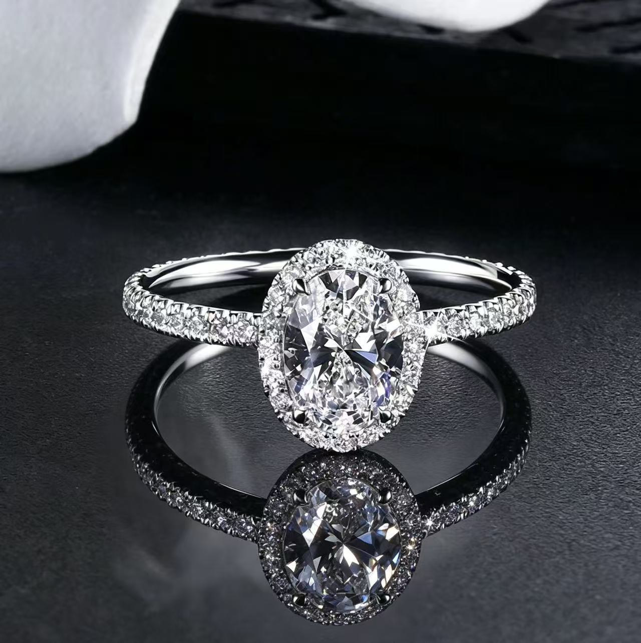 Oval diamond ring