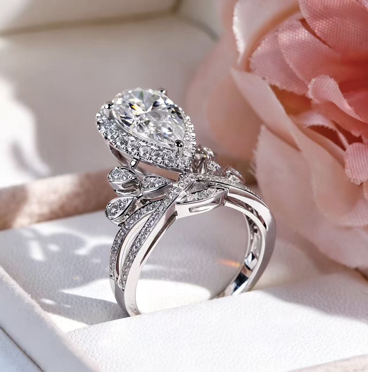 Crown droplet shaped platinum ring