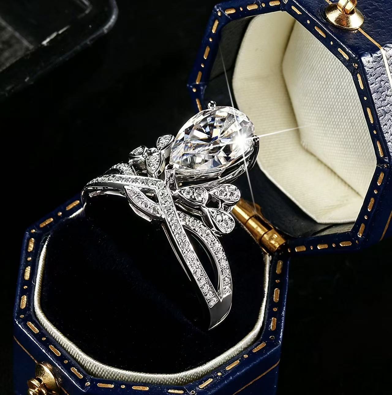 Crown droplet shaped platinum ring