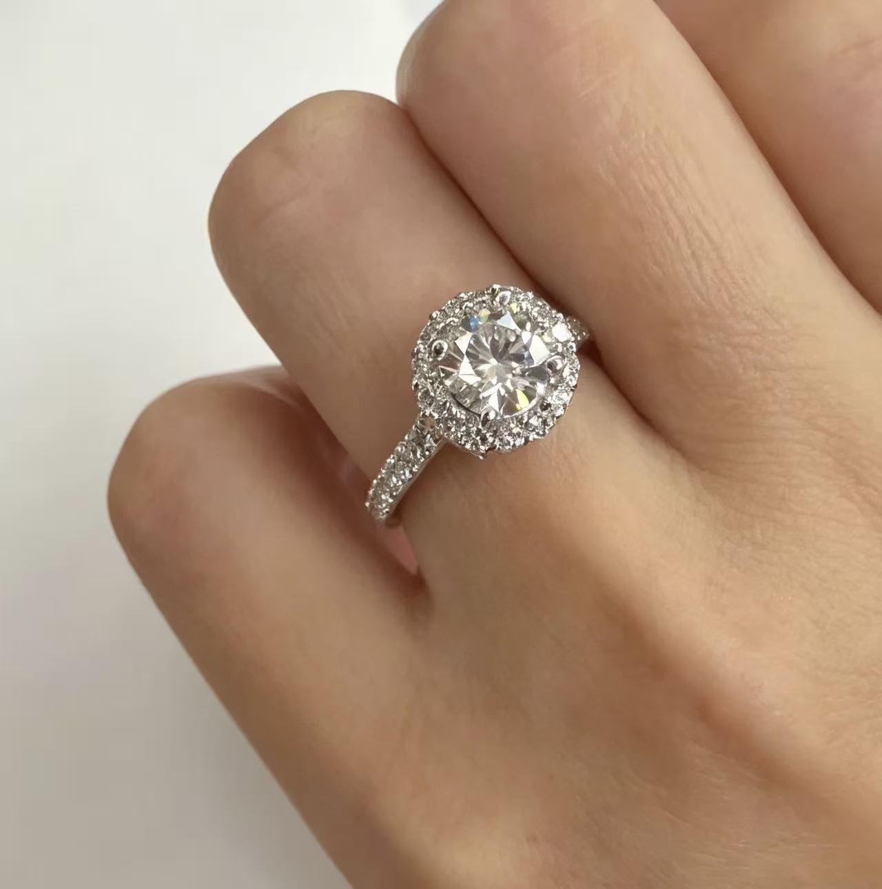 Round Platinum PT950 Ring
