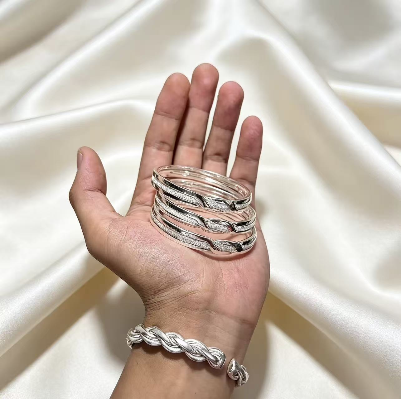 pure silver three loop bracelet supports customization