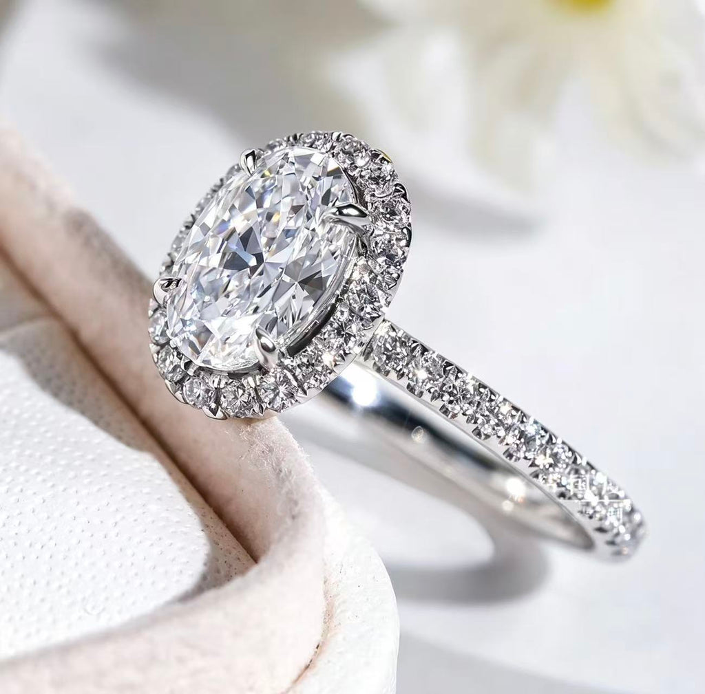 Oval diamond ring