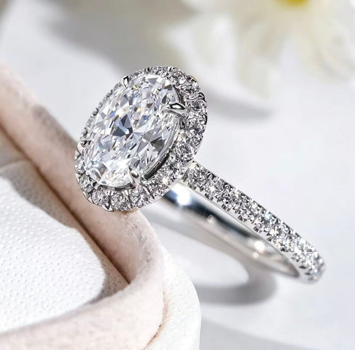 Oval diamond ring