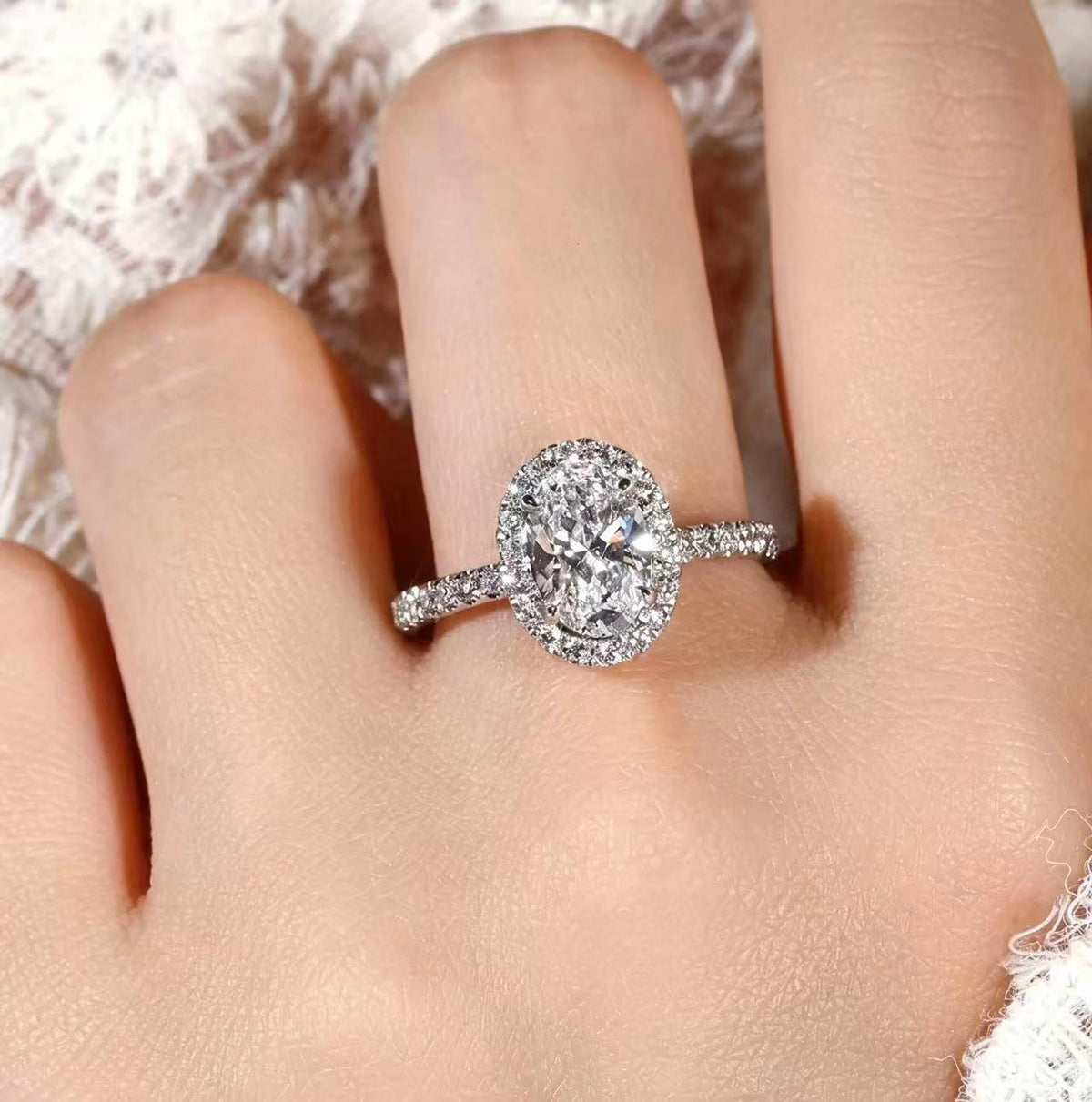 Oval diamond ring
