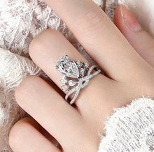Load image into Gallery viewer, Crown droplet shaped platinum ring