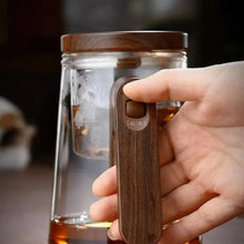Görseli Galeri görüntüleyiciye yükleyin, New elegant cup, tea pot, tea water separation, all glass filtration for brewing tea